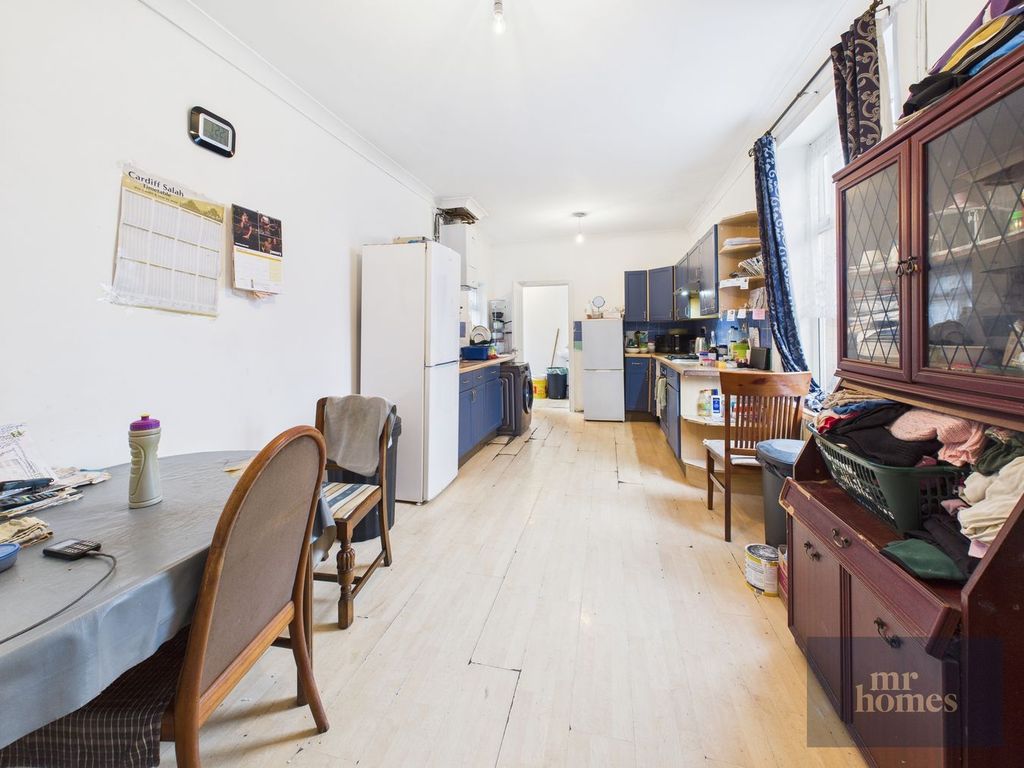 Property photo 3 of 34