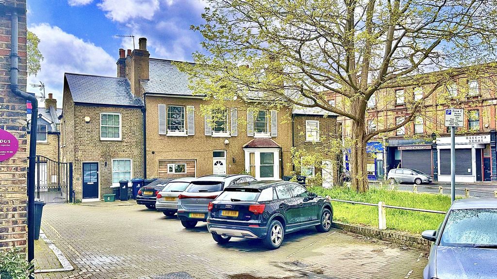 Property photo 2 of 6