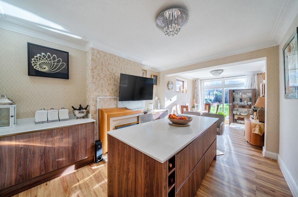 Property photo 1 of 14 Breakfast Room.Jpg