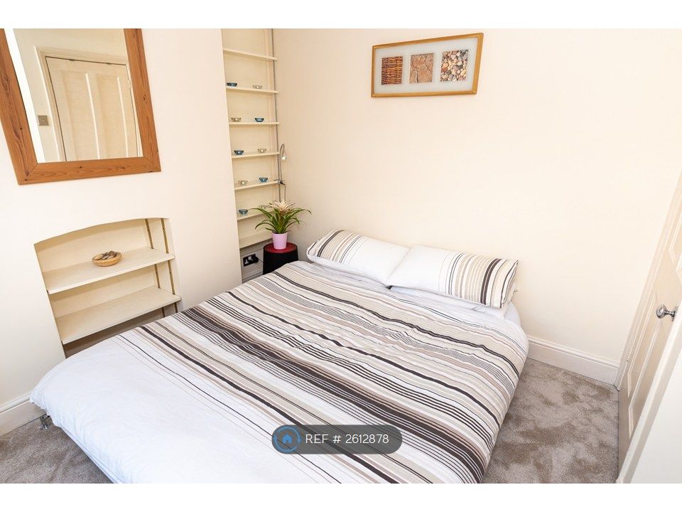 Property photo 3 of 24
