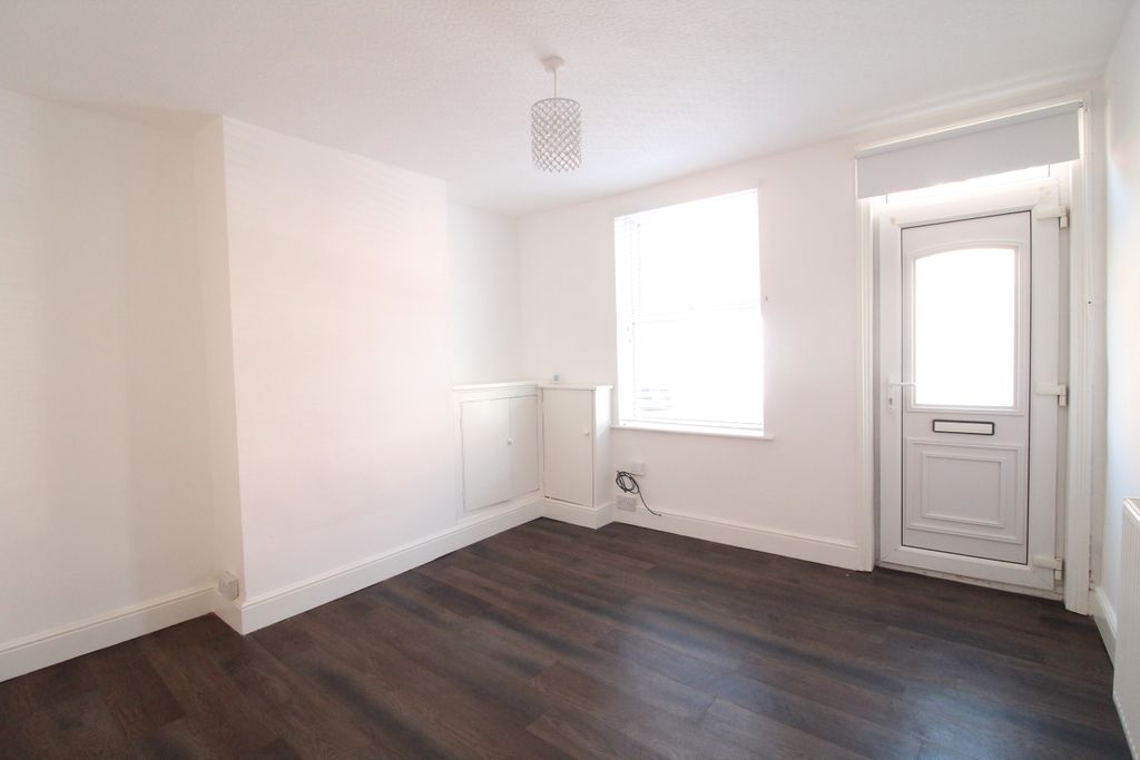 Property photo 3 of 10 Img_3257