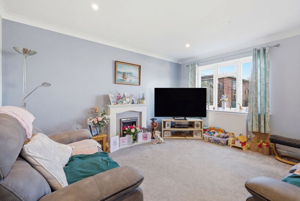 Property photo 2 of 14