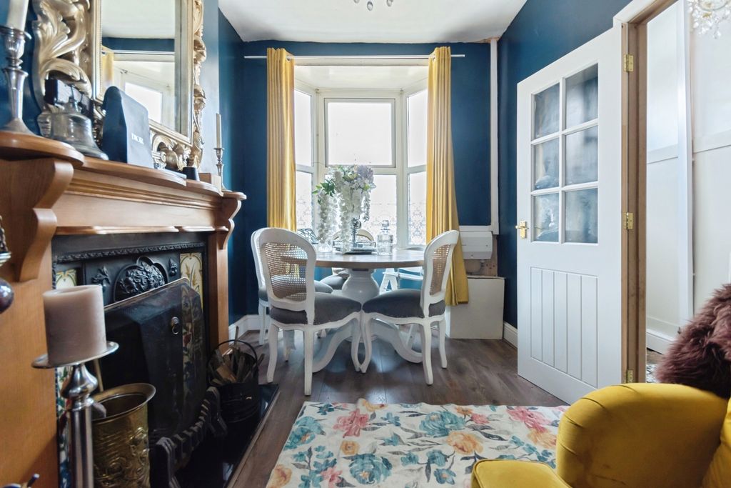 Property photo 3 of 19 Pbox-Img.Jpg