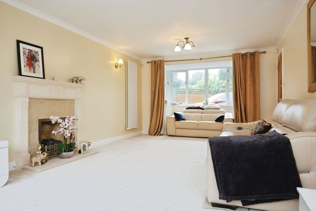 Property photo 3 of 17 Photo