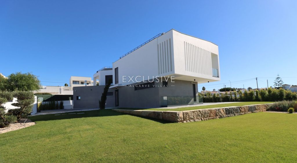 Property photo 2 of 24