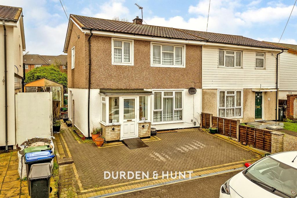 Property photo 1 of 15 Barfields,-31.1.Jpg