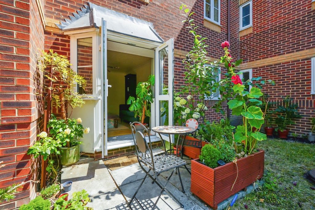 Property photo 1 of 12