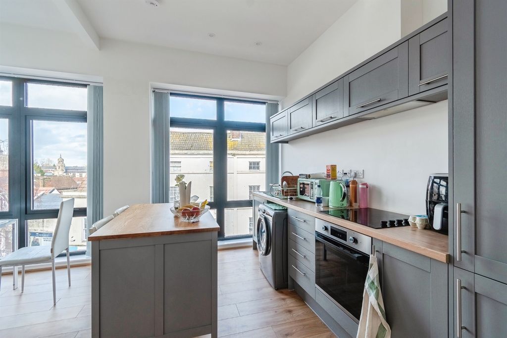 Property photo 3 of 16