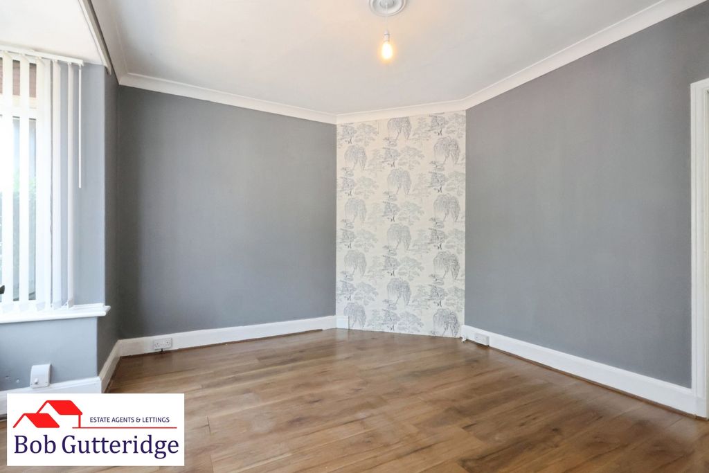 Property photo 3 of 20 Bay Fronted Lounge