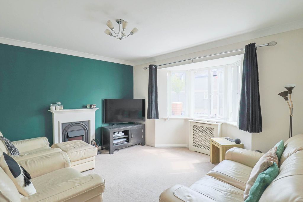 Property photo 2 of 23