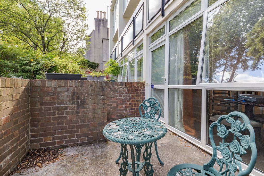 Property photo 2 of 16