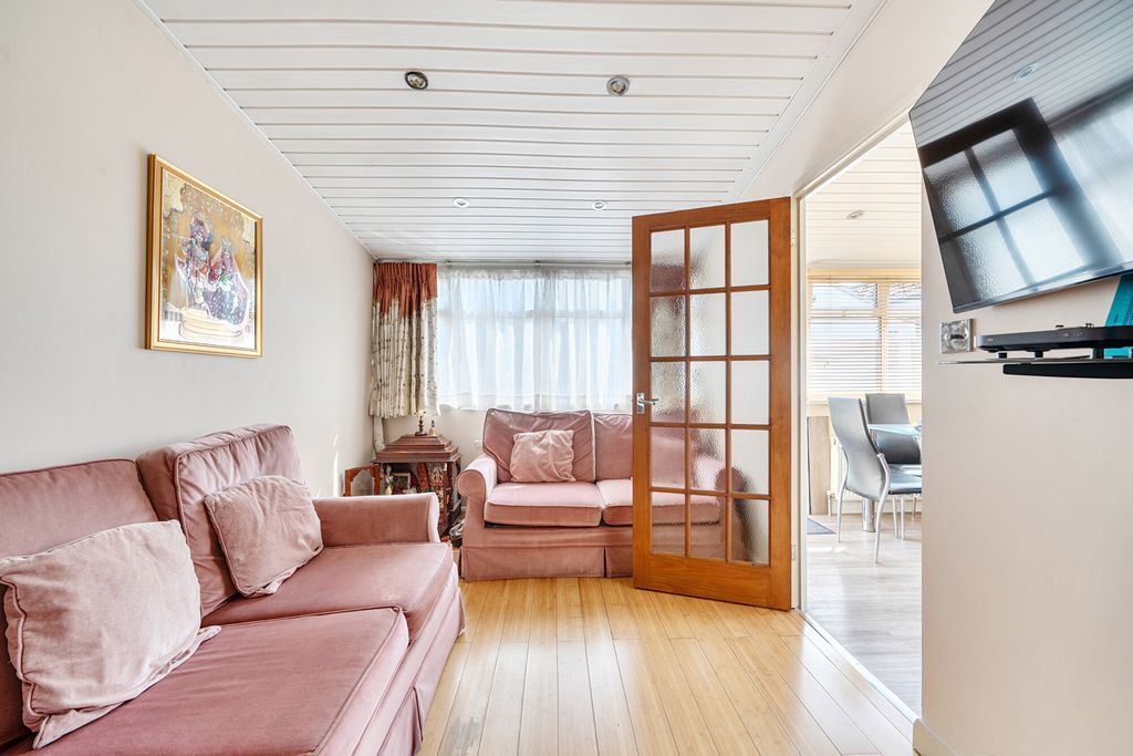 Property photo 3 of 17 1477144-13-6A3A74...