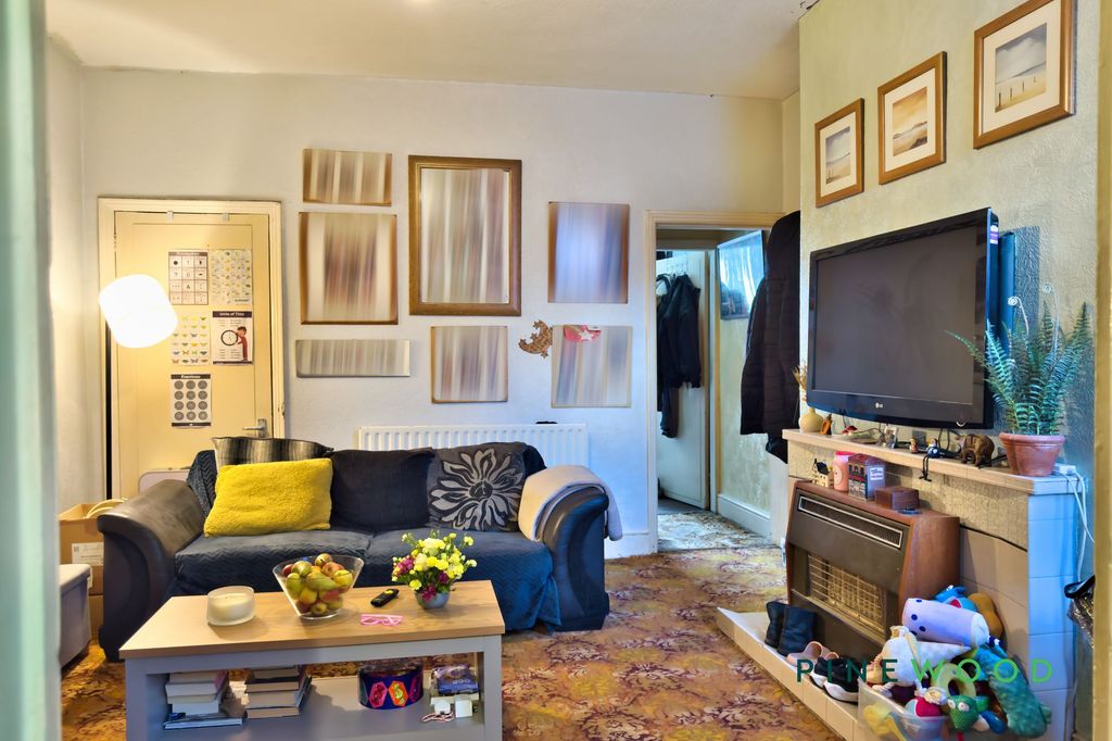 Property photo 3 of 13 Dining Room