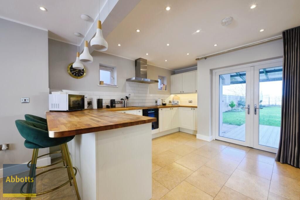 Property photo 3 of 13