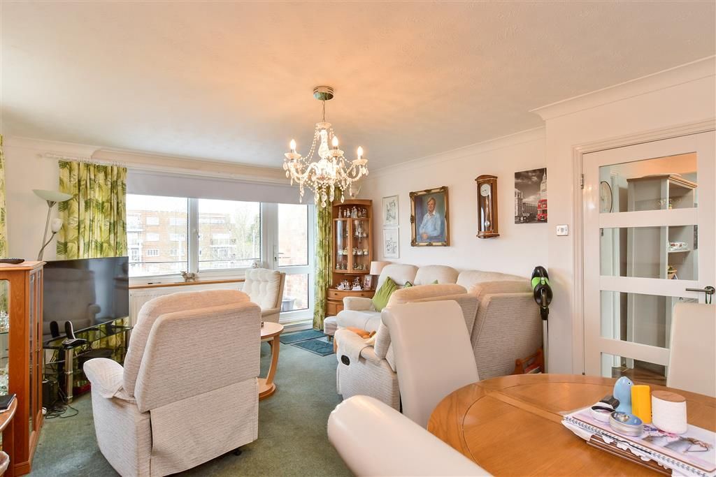 Property photo 3 of 10 Lounge/ Diner