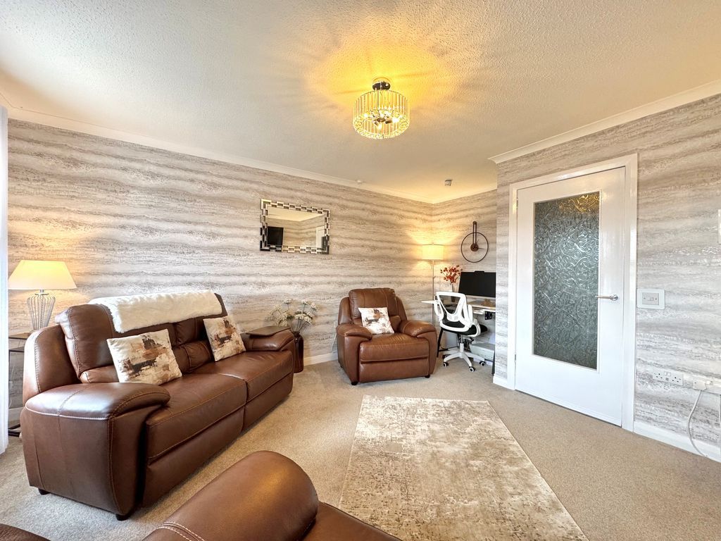 Property photo 3 of 14 Photo 3