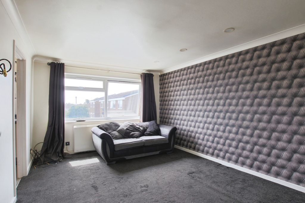 Property photo 2 of 7 4281425