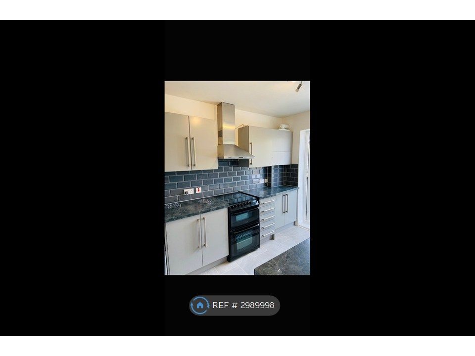 Property photo 1 of 13 Kitchen
