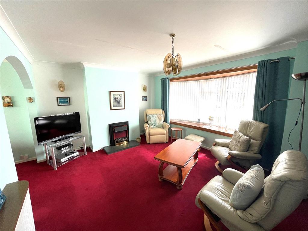 Property photo 2 of 19 Lounge 1.Jpg