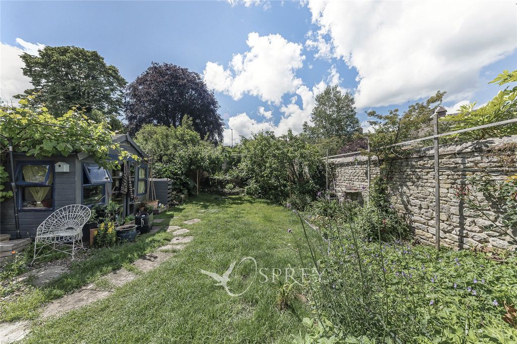 Property photo 2 of 17 Garden