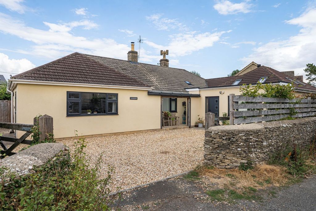 Property photo 1 of 27