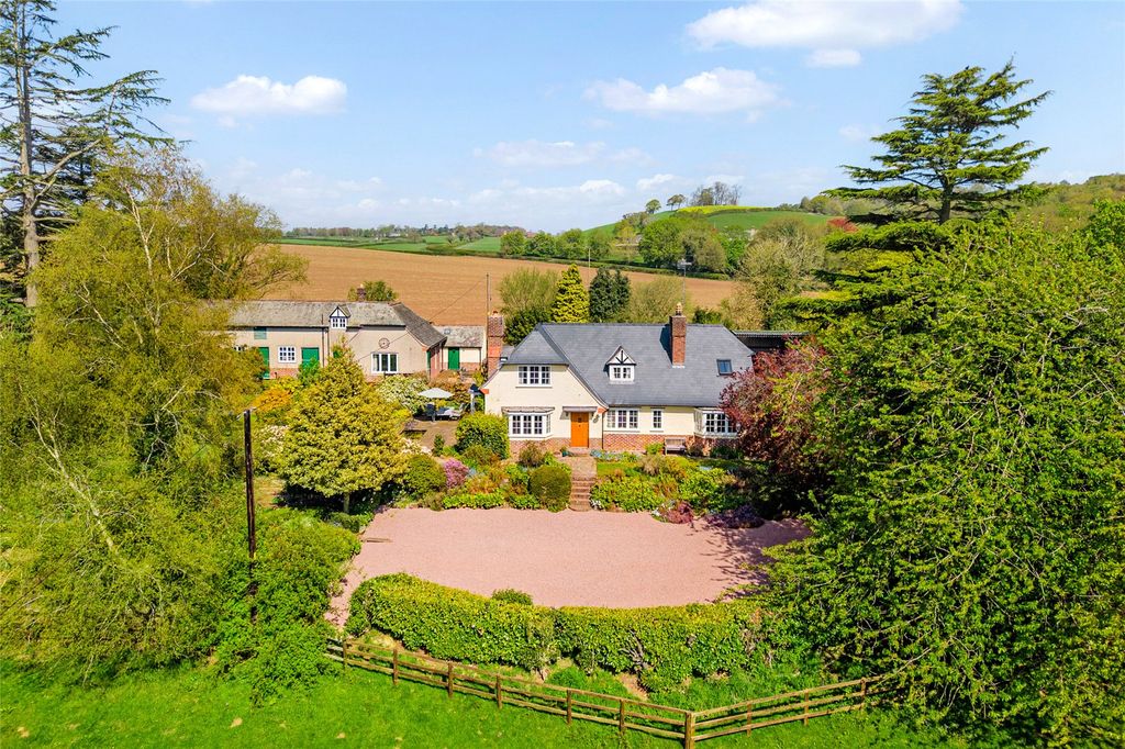 Property photo 2 of 40 Main Elevation