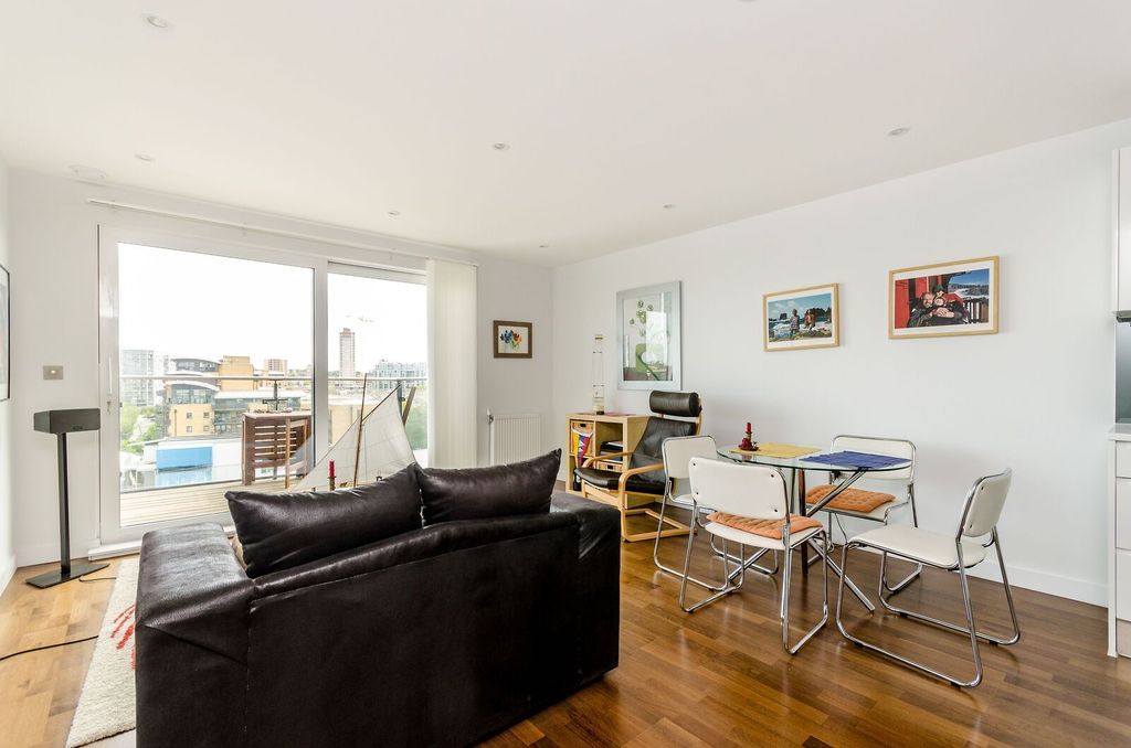 Property photo 2 of 8