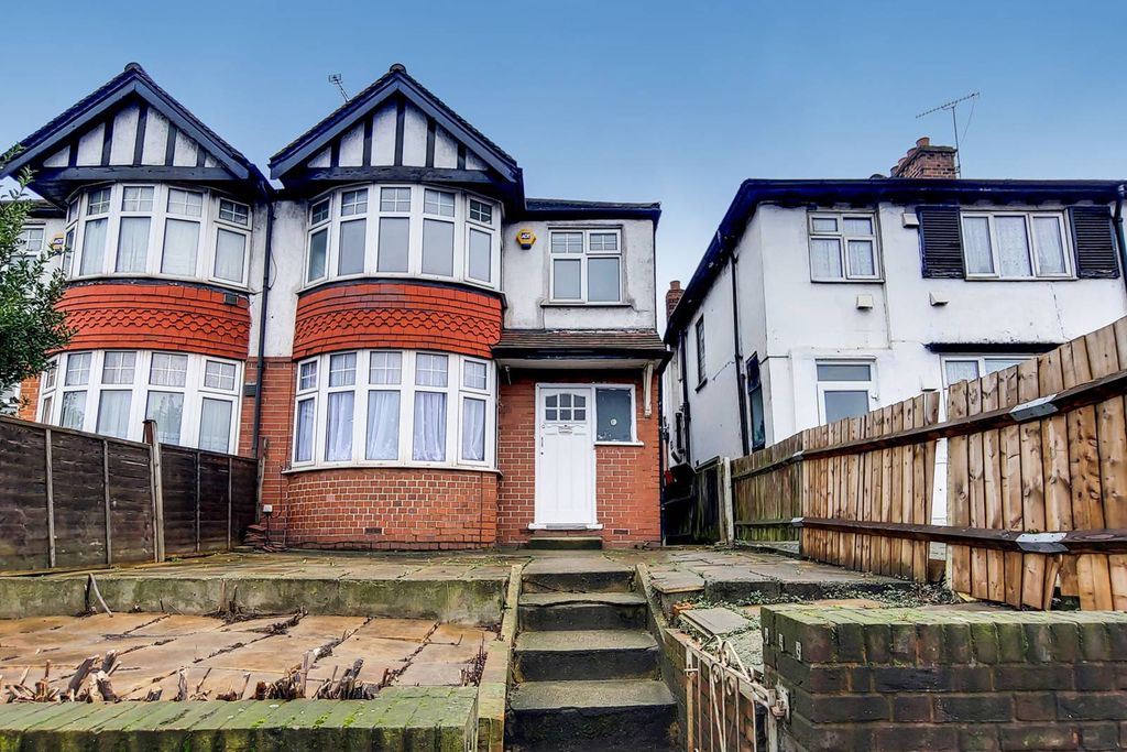 Property photo 2 of 10