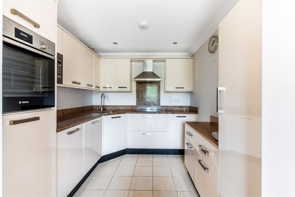 Property photo 3 of 25 2-West-Hill-Place-3.Jpg
