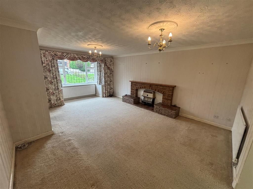 Property photo 3 of 14 Living Room