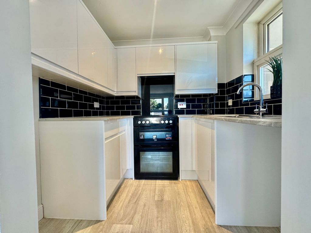 Property photo 2 of 5 Image