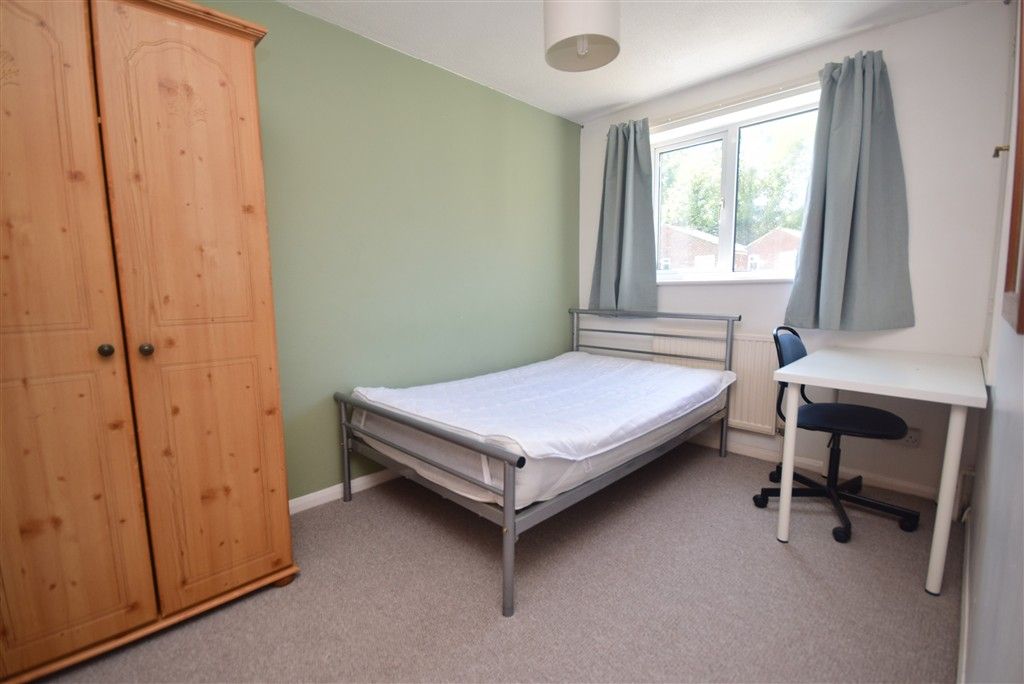 Property photo 3 of 9 Bedroom 2