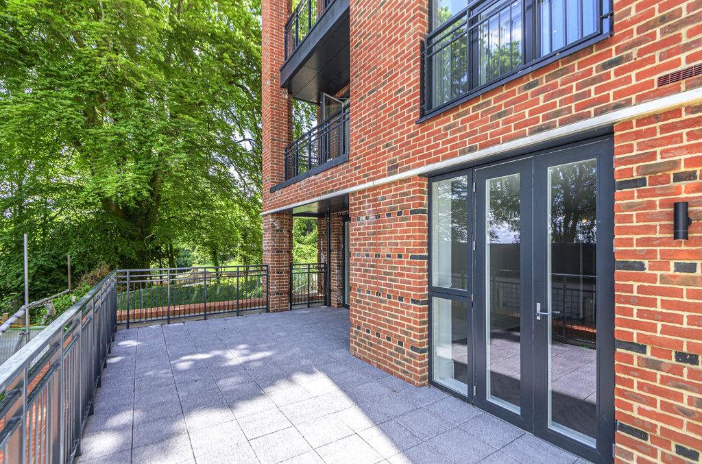 Property photo 1 of 11 Picture No. 08