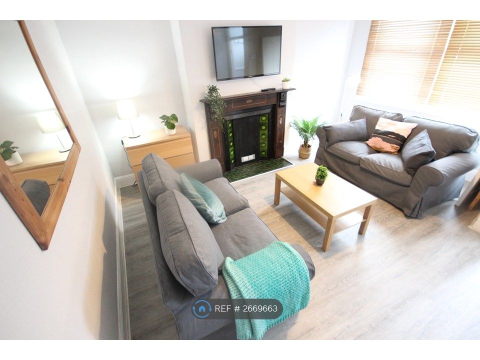 Property photo 3 of 12 Sitting Room