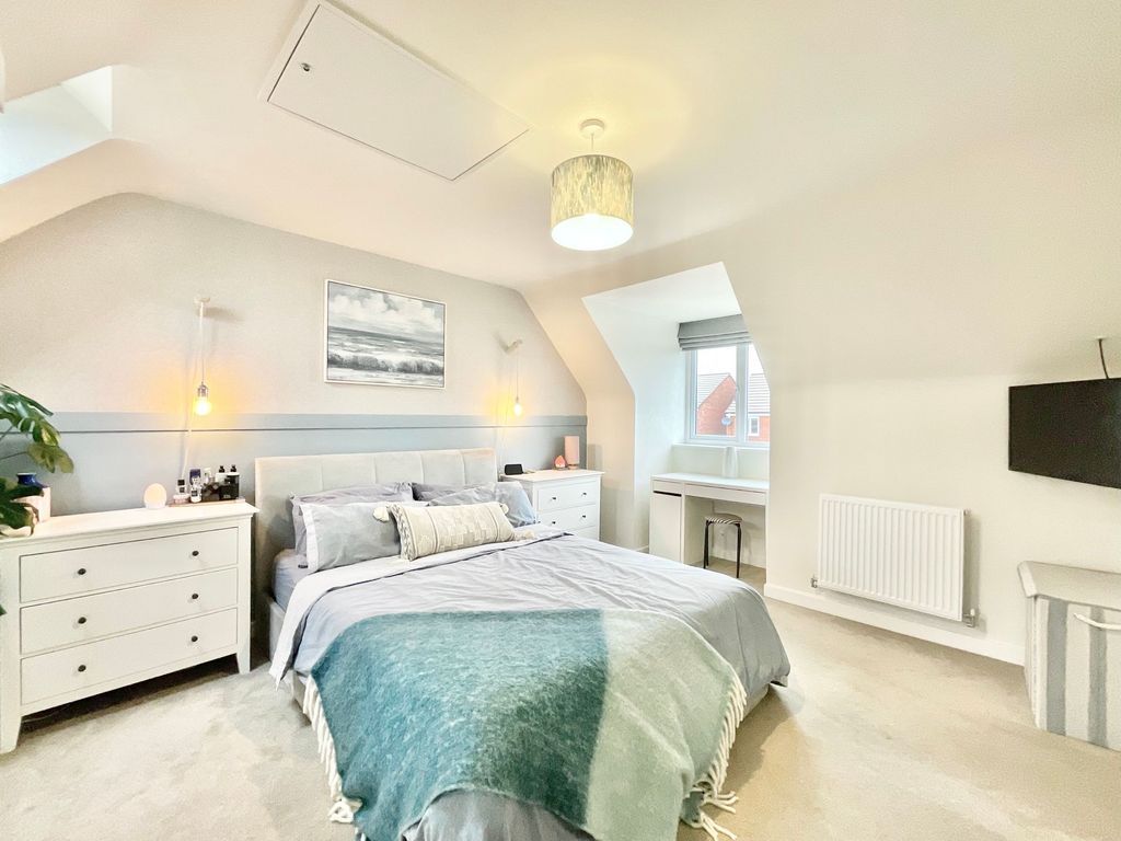 Property photo 2 of 21