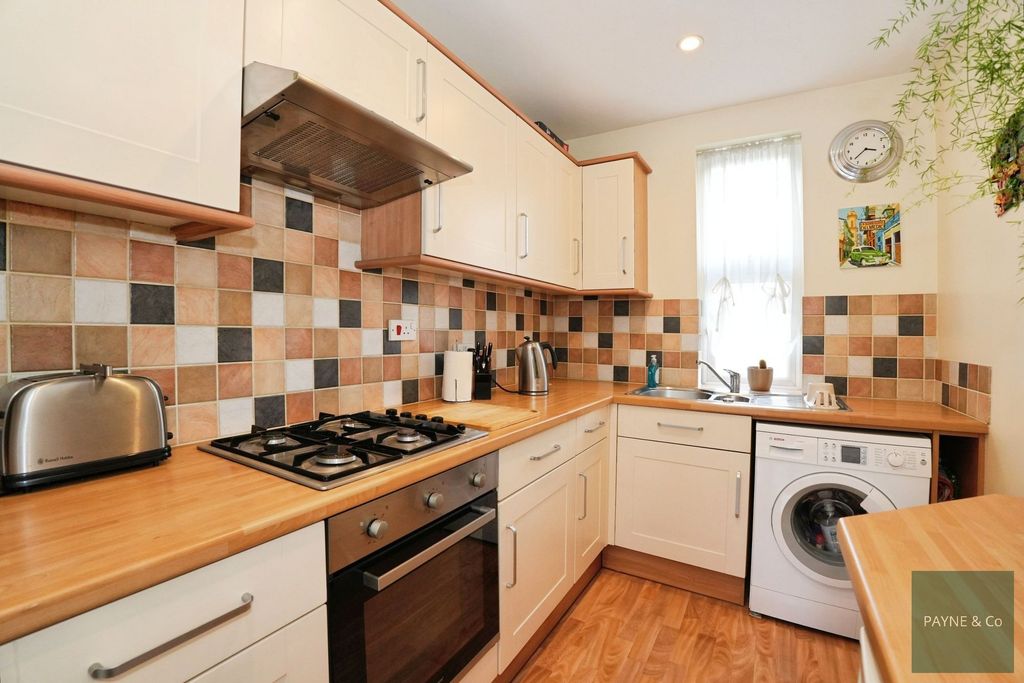 Property photo 3 of 24