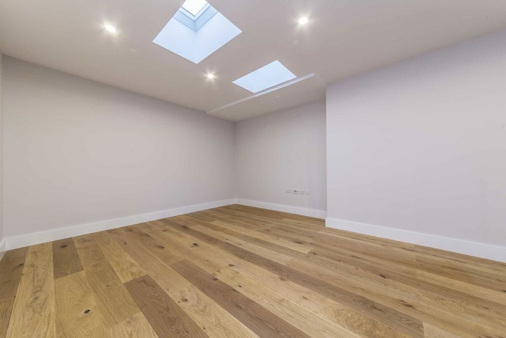 Property photo 2 of 3