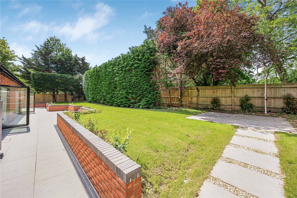 Property photo 3 of 31 Picture No. 17