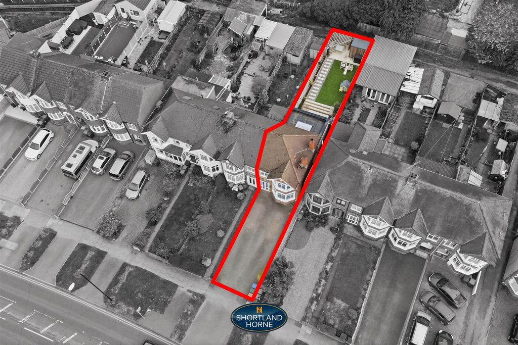 Property photo 2 of 37 Boundary