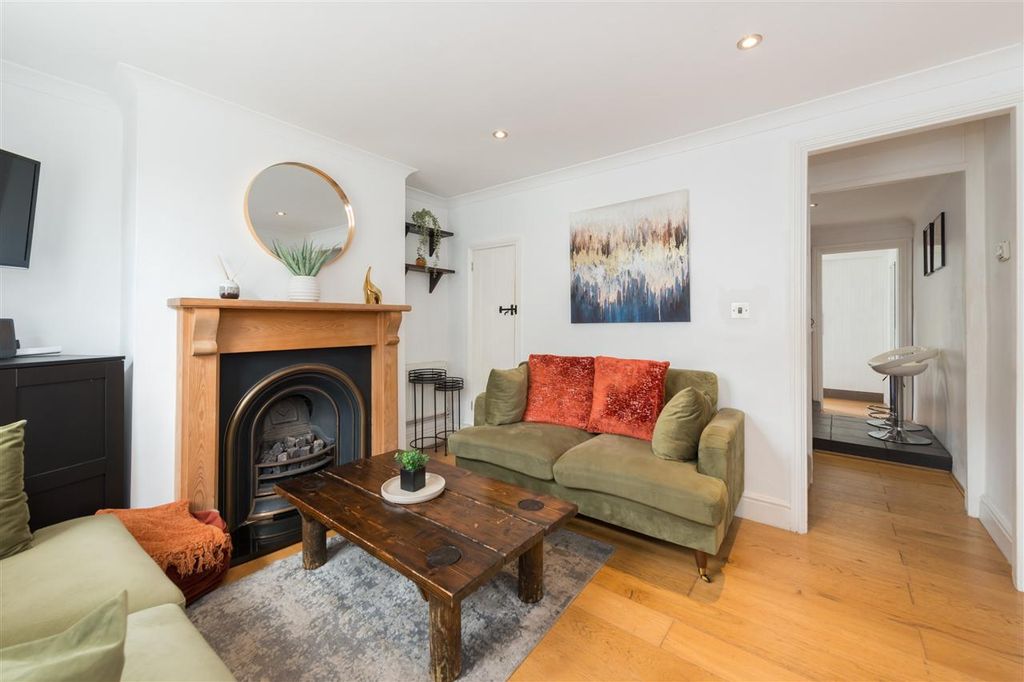 Property photo 3 of 13