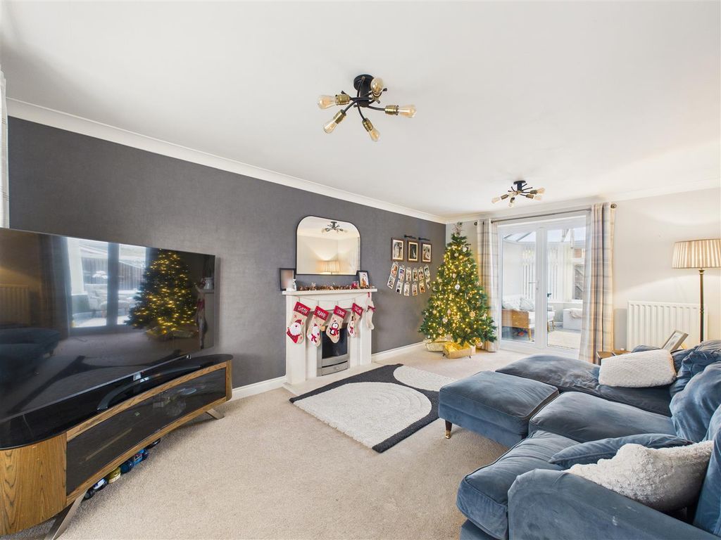 Property photo 2 of 15 Cam05451G0-Pr0089-Still014.Jpg