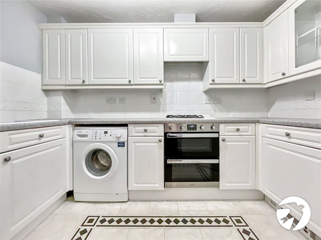 Property photo 3 of 8 Kitchen