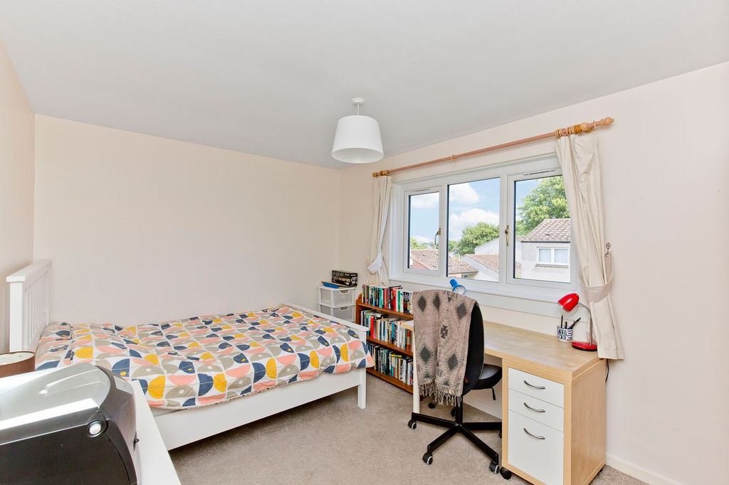 Property photo 2 of 30