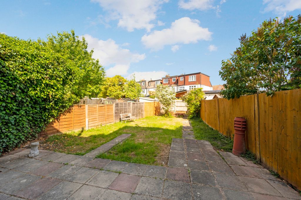 Property photo 2 of 15 Picture No. 13