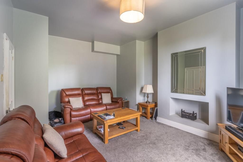 Property photo 2 of 28