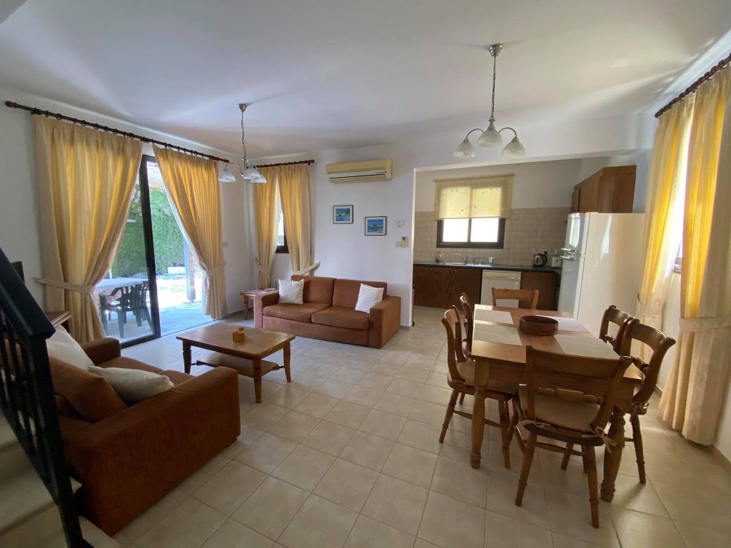 Property photo 2 of 18