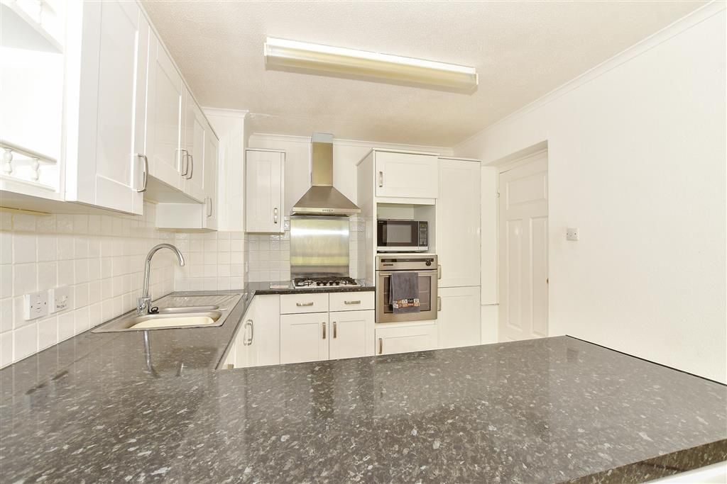 Property photo 2 of 14 Kitchen