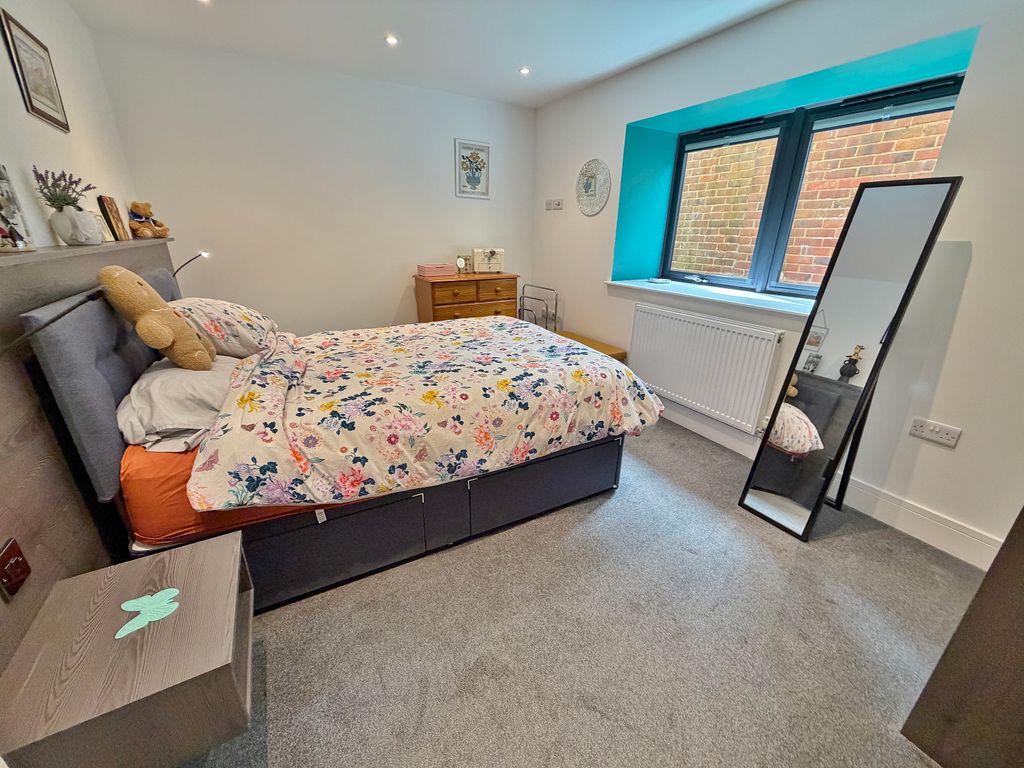 Additional image 9 of 2 bed flat for saleWykeham Place, Fareham PO16