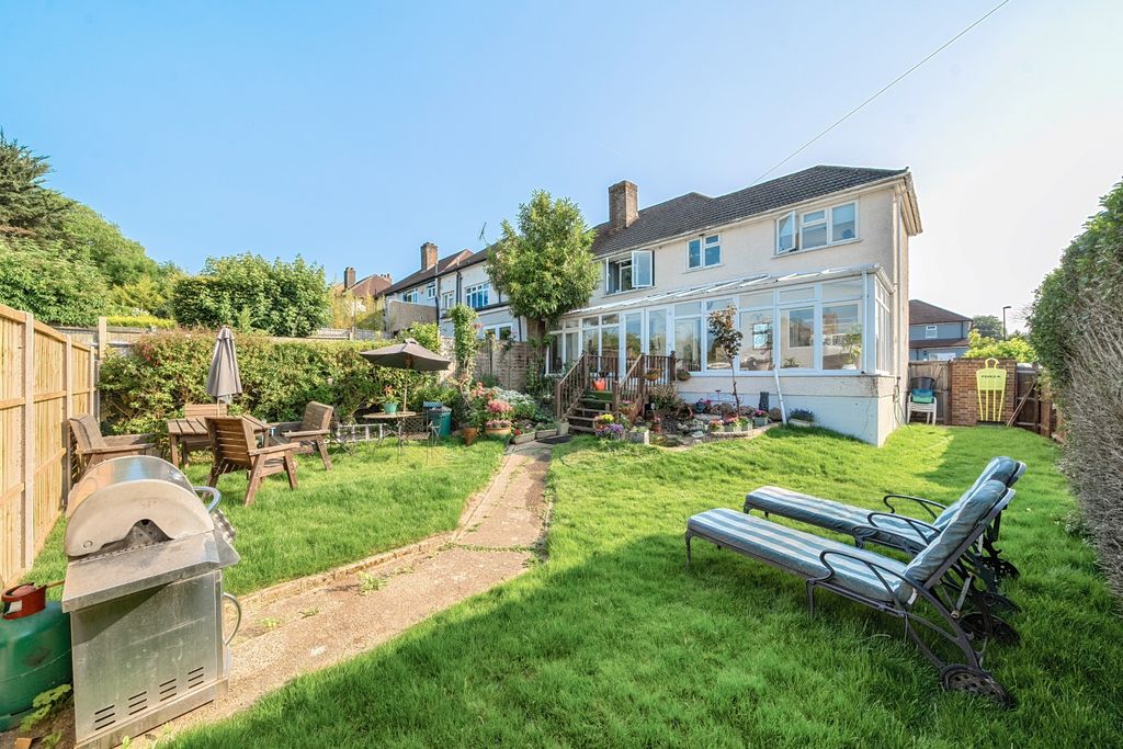 Property photo 3 of 16 4227504