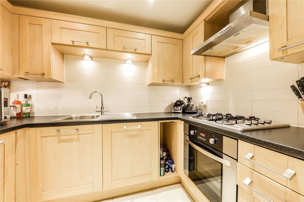 Property photo 3 of 7 Picture No. 12